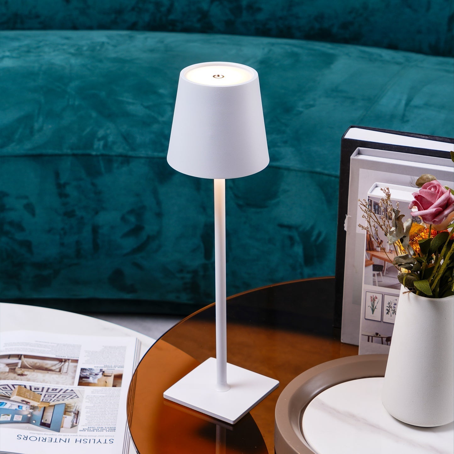 BowLift | PoldLight – Modern LED Table Lamp with Charging Capability