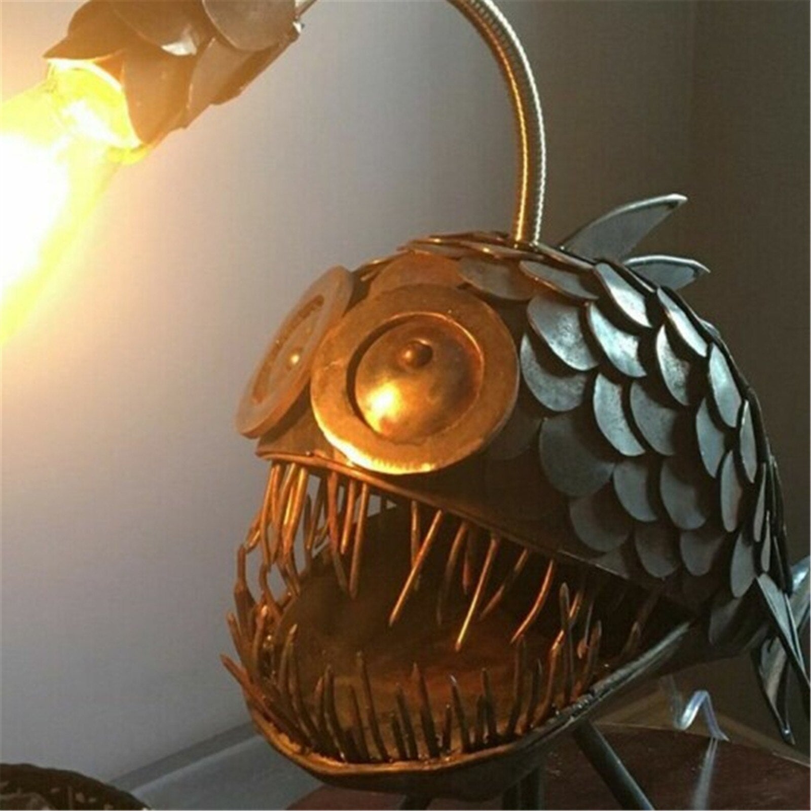 BowLift | Retro Table Lamp Anglerfish Light with Flexible Lamp Head Artistic Table Lamps for Home Bar Café Home Art Decorative Ornaments