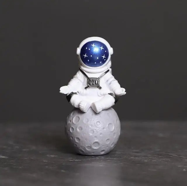 BowLift | Resin Astronaut Figure Statue Space Traveler Sculpture Educational Toy Desk Decoration Astronaut Model For Children Gift