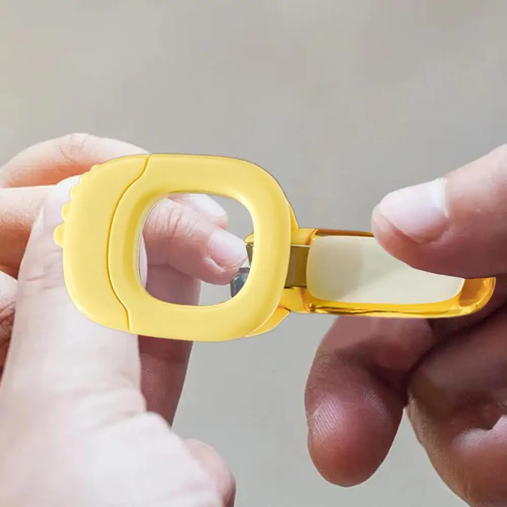 BowLift | 3in1 nail clipper with magnifying glass and light