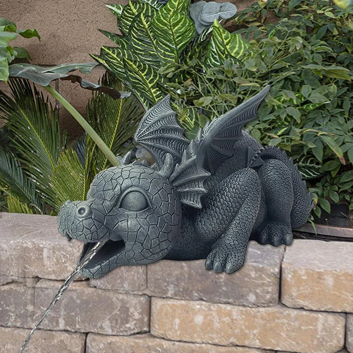 BowLift | Water spraying dragon statue made of resin Weatherproof Realistic water spray scenes resin garden decoration
