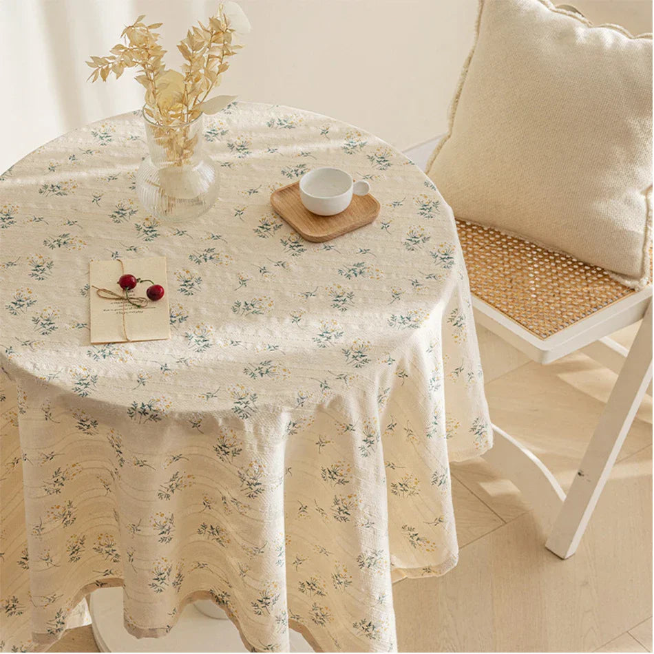 BowLift | Floral tablecloth