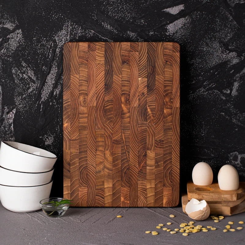 BowLift | Elegant teak wood cutting board