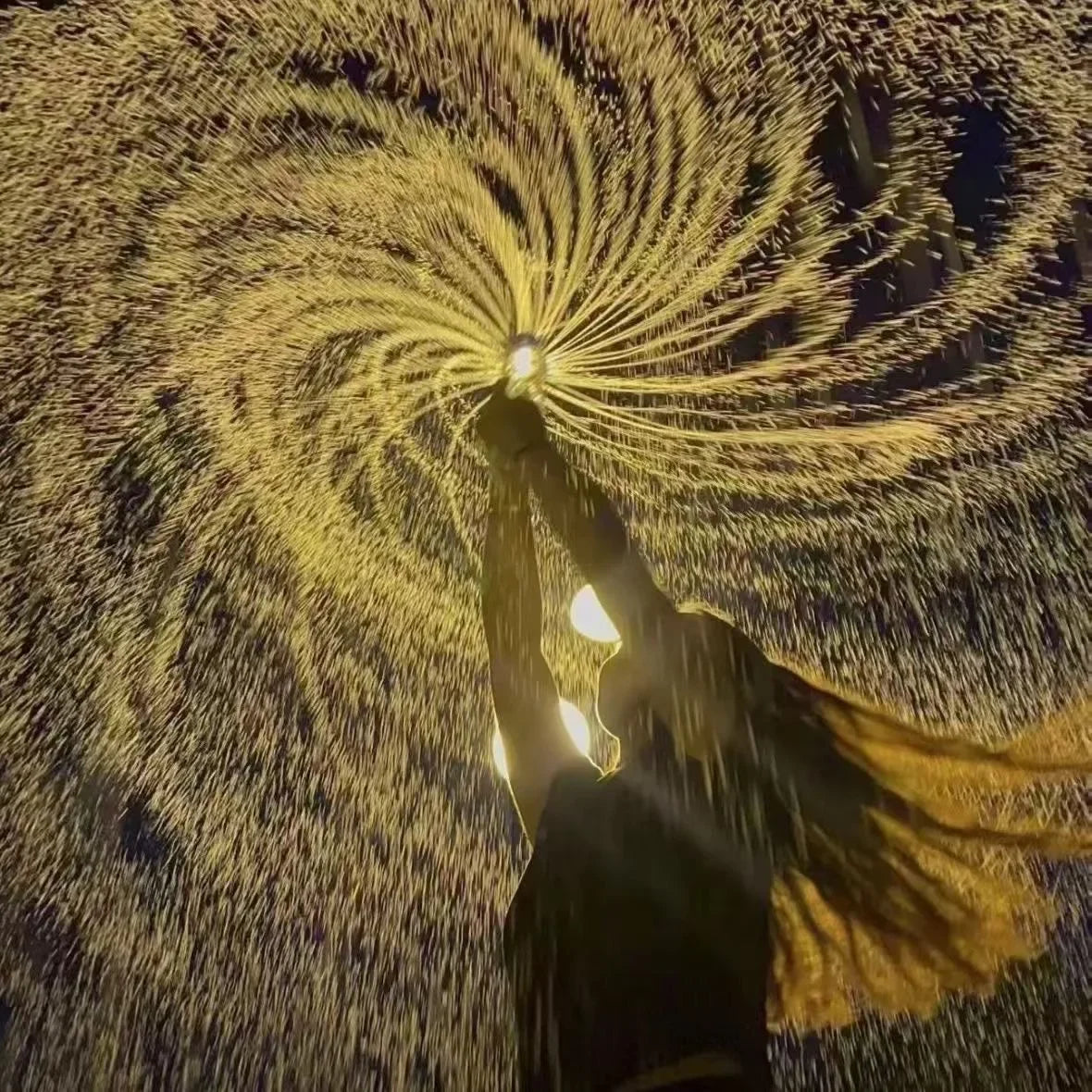 BowLift | Firework Splashing Water Spray