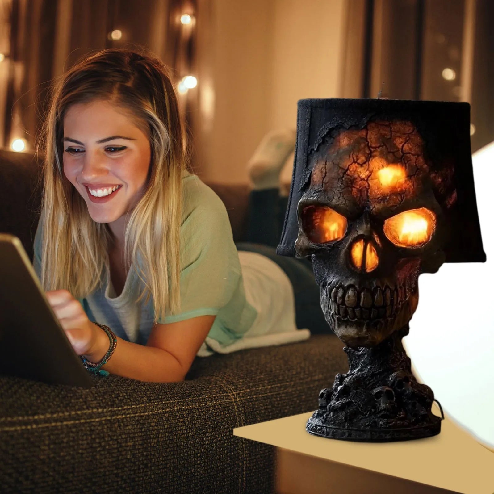 BowLift | Gothic Table Lamp SkullFire | Halloween Skull Decor | LED Ambient Light | 20 x 11 x 11 cm