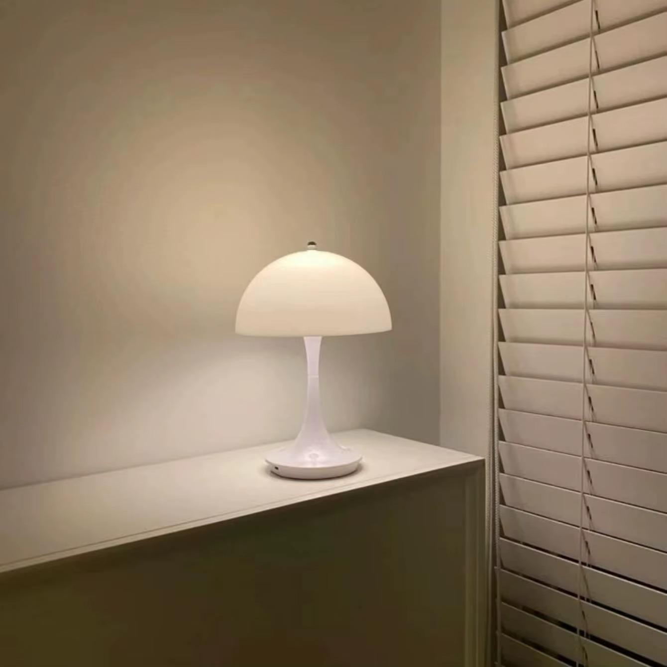 BowLift | Electaura Cordless LED Table Lamp
