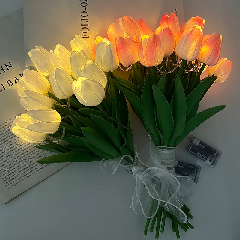 BowLift | LED lamp with artificial tulip bouquet perfect for gifts or as wedding party home decorations