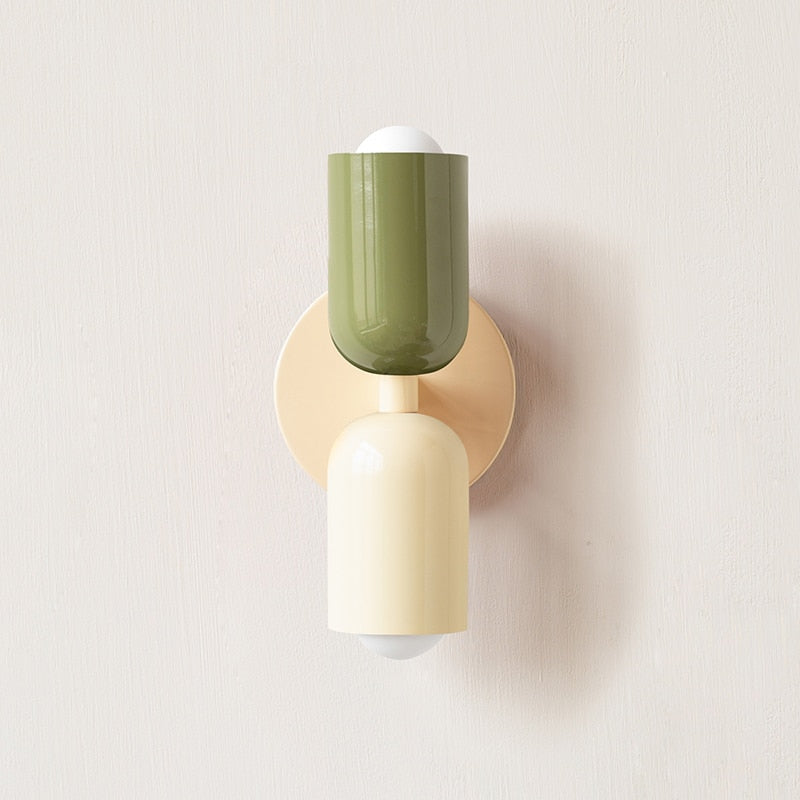 BowLift | Lively, minimalist wall lamp with two light bulbs
