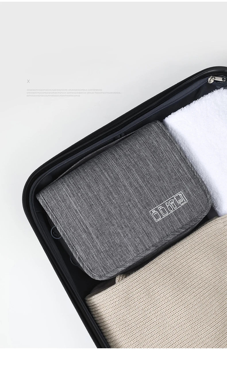 BowLift | Hanging toiletry bag for men