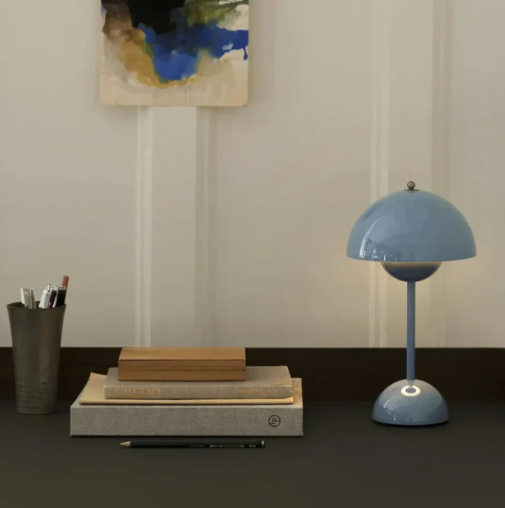 BowLift | Contemporary Touch Table Lamp