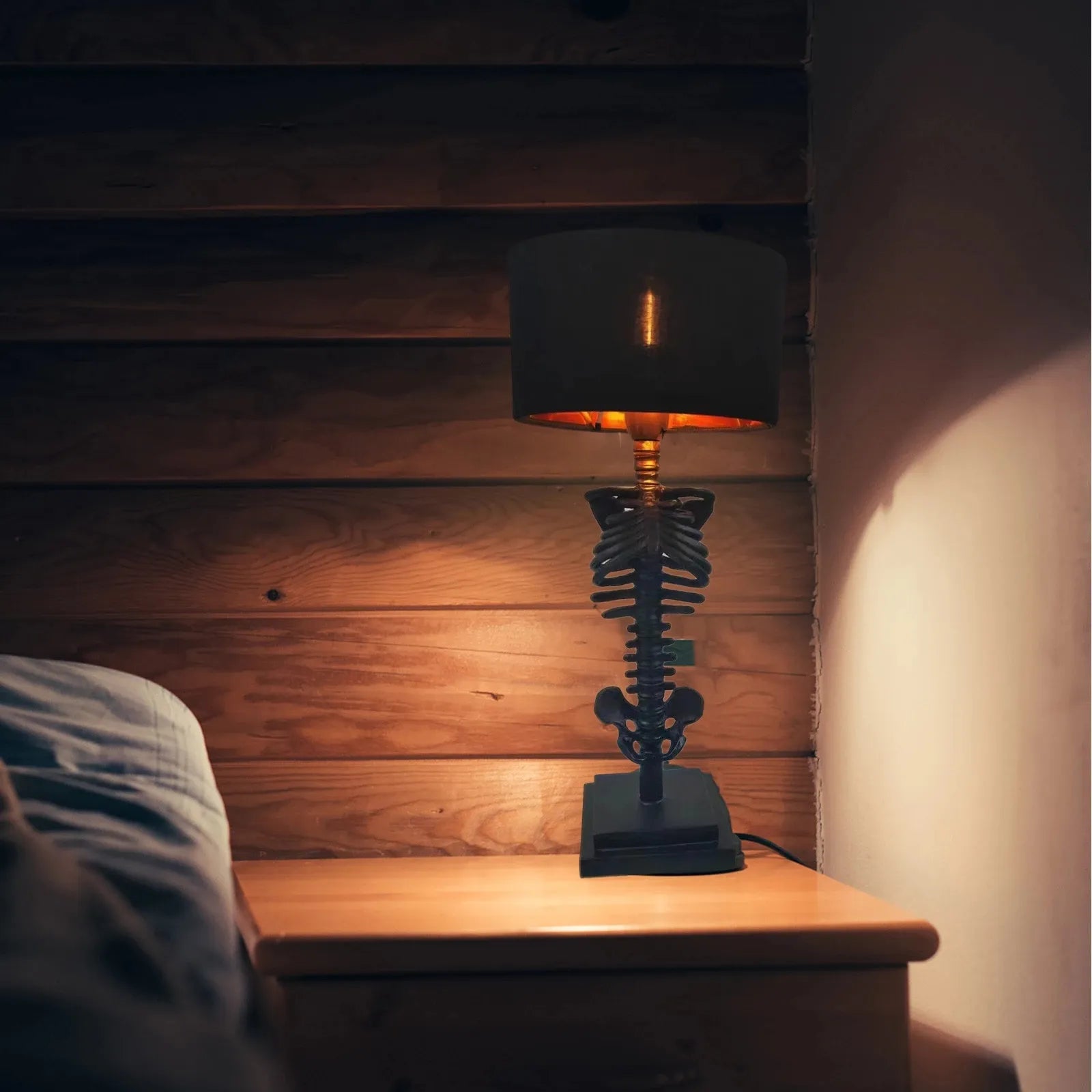 BowLift | Gothic Skeleton Table Lamp – Handmade and Mysterious Design