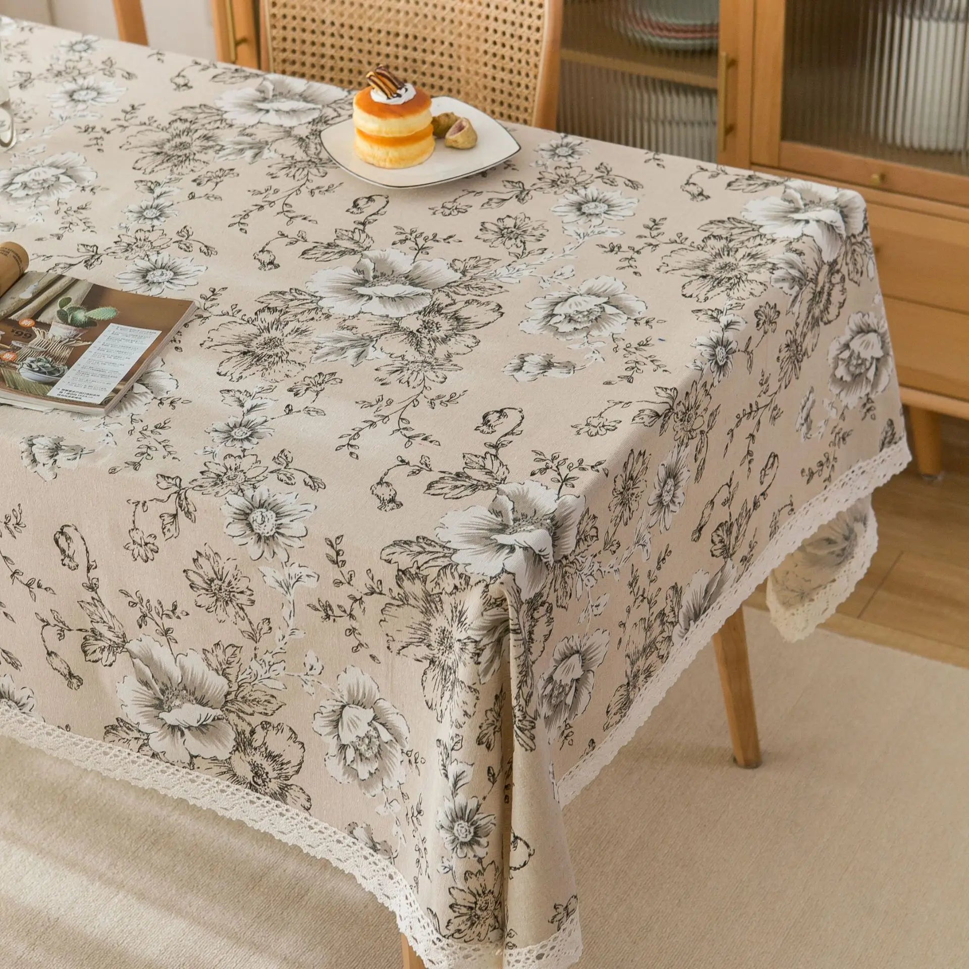 BowLift | Pastoral Cotton-Linen Tablecloth
