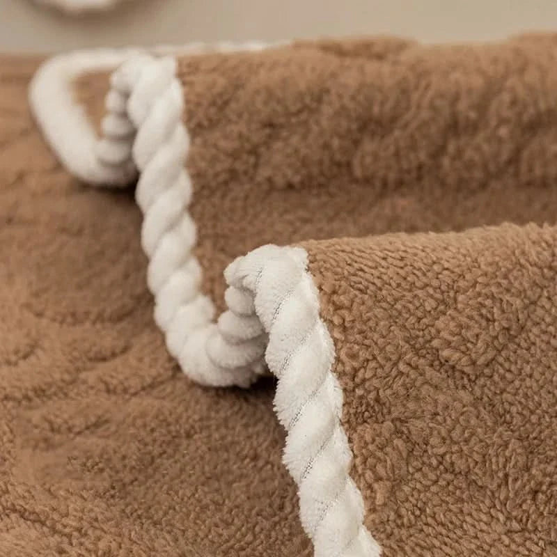 BowLift | SofaShield - Elegant waterproof and non-slip sofa cover