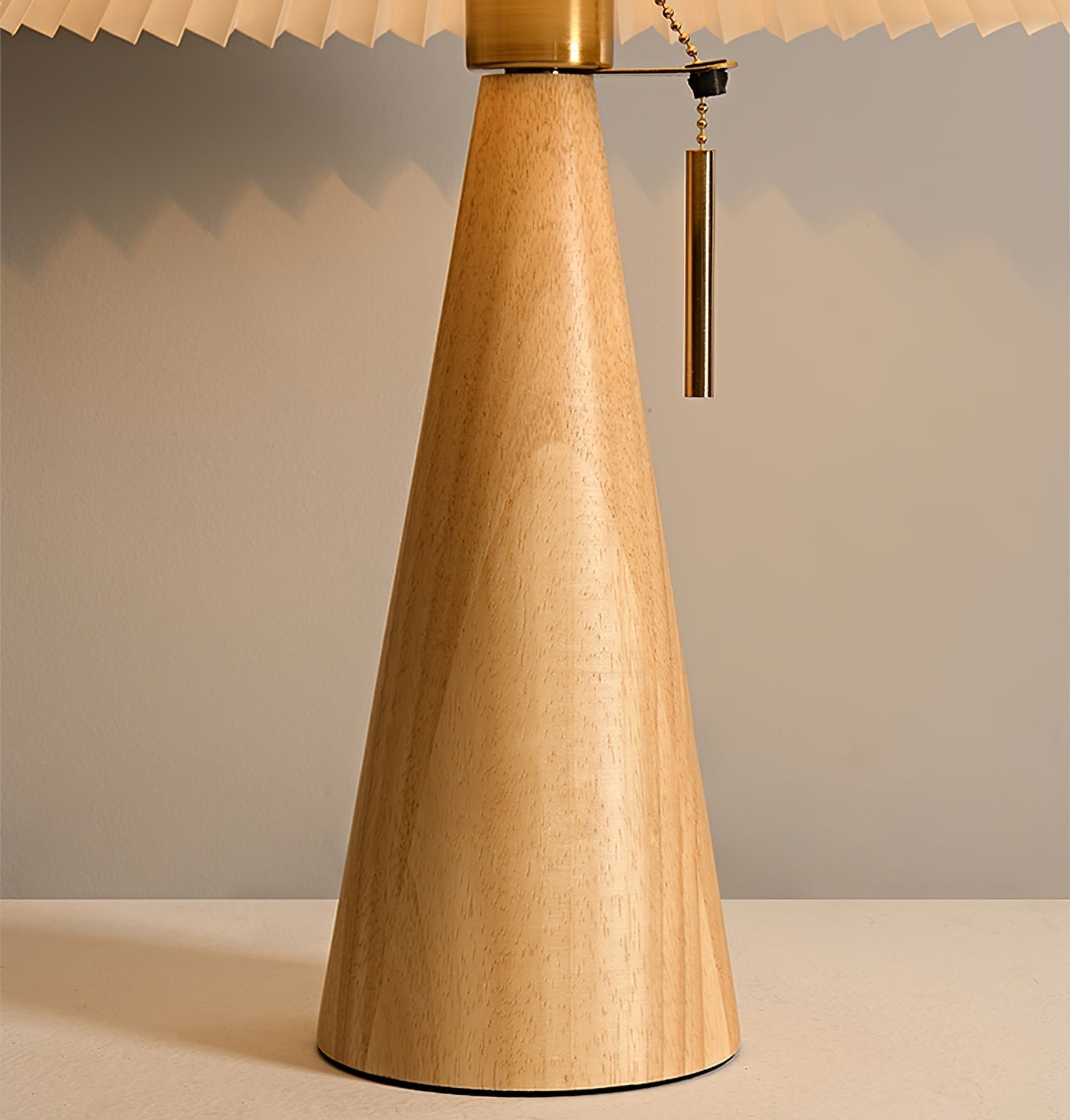 BowLift | AntiqueRadiance – Elegant Wood and Metal Table Lamp