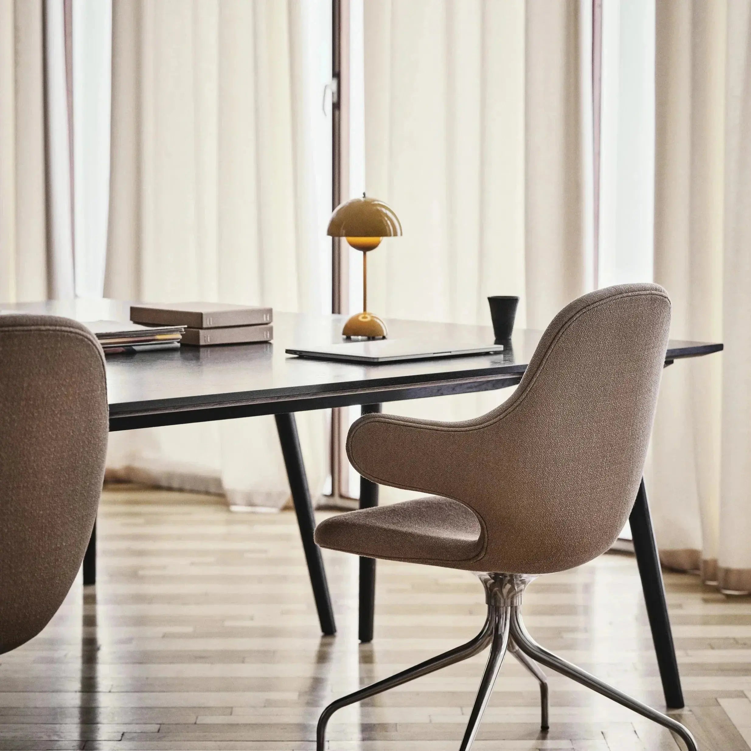 BowLift | Lunaire - LED table lamp for a modern atmosphere