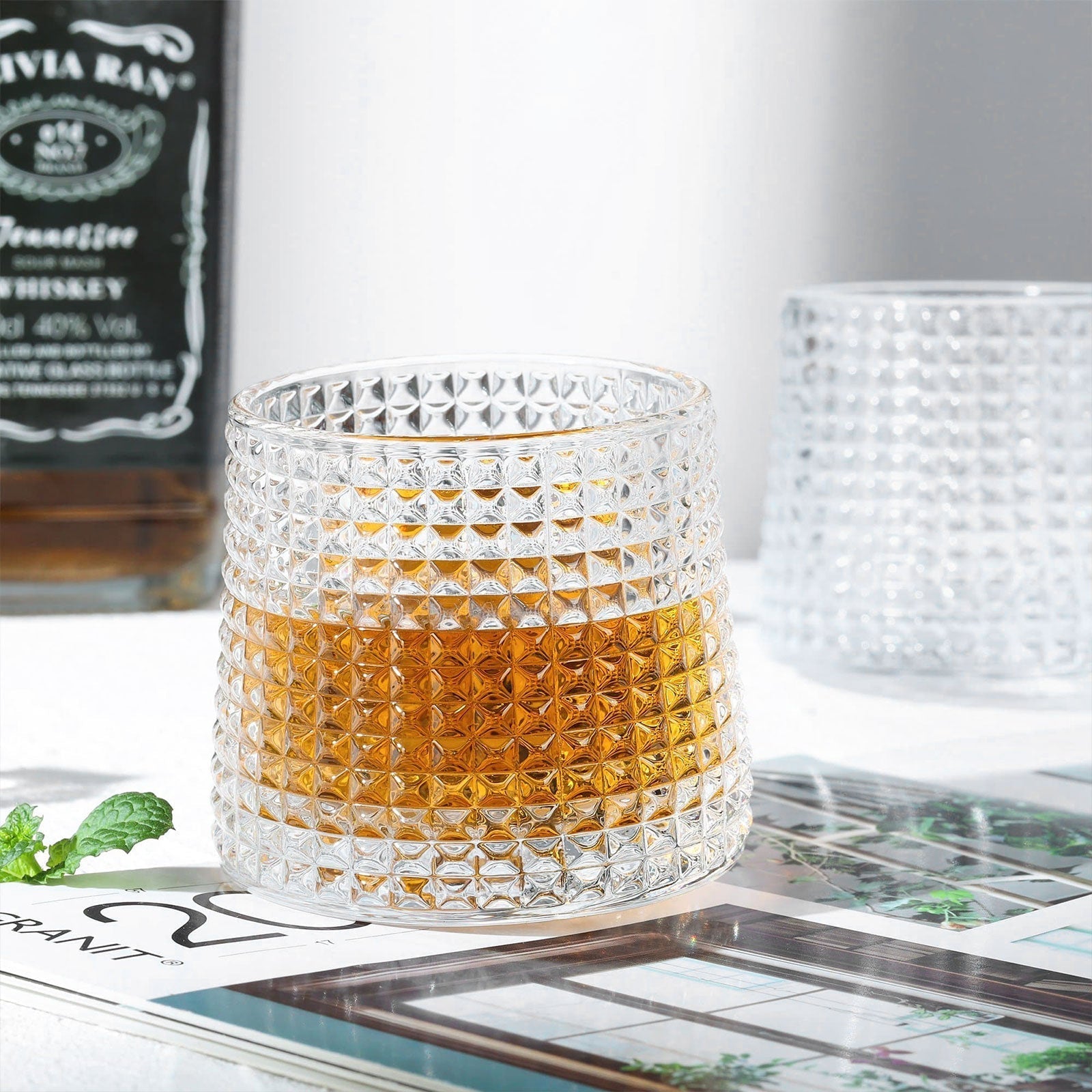 BowLift | Rotatable Whiskey Tumbler Set