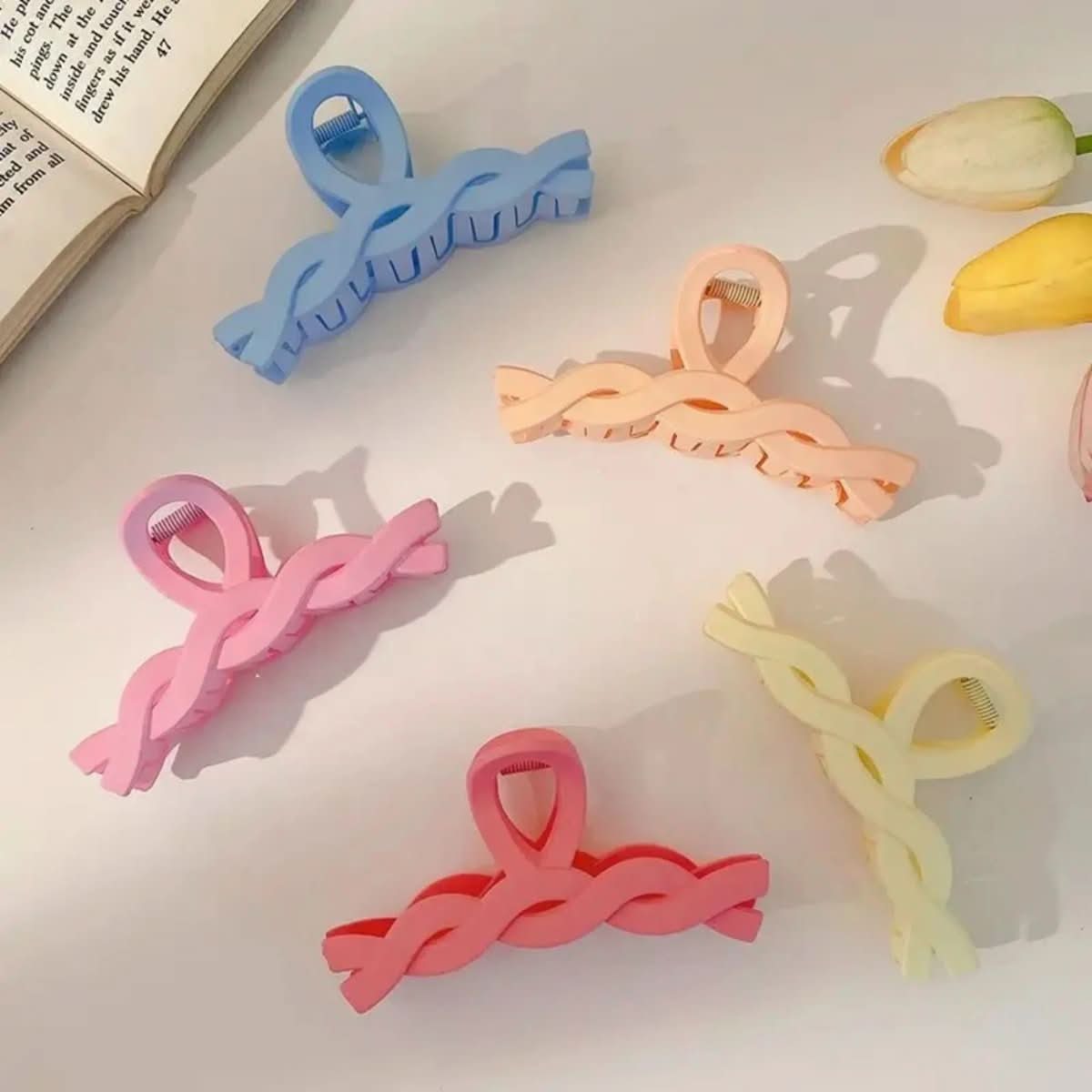 BowLift | Elegant hair clip with strong hold for every hair type