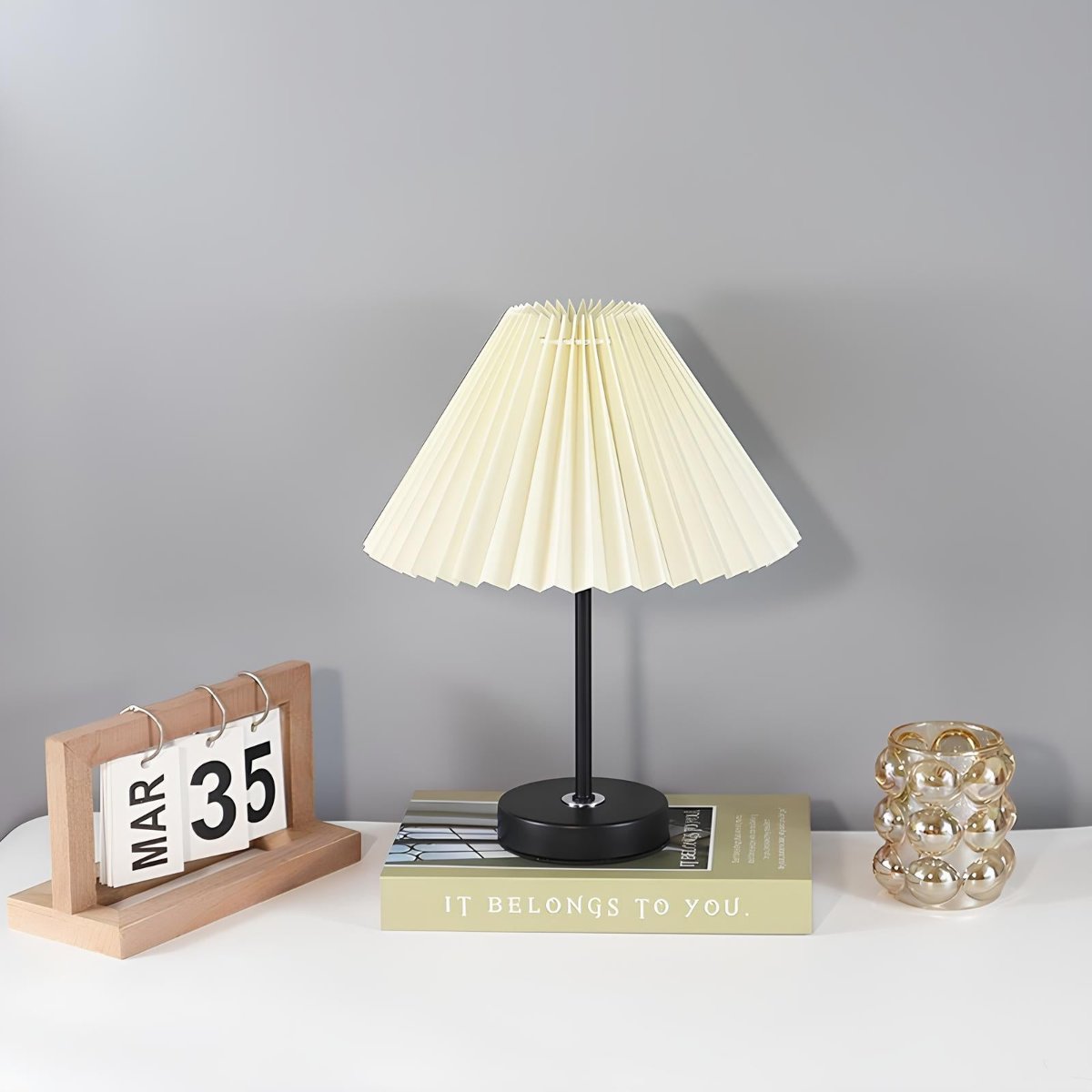 BowLift | Pleatique Table Lamp