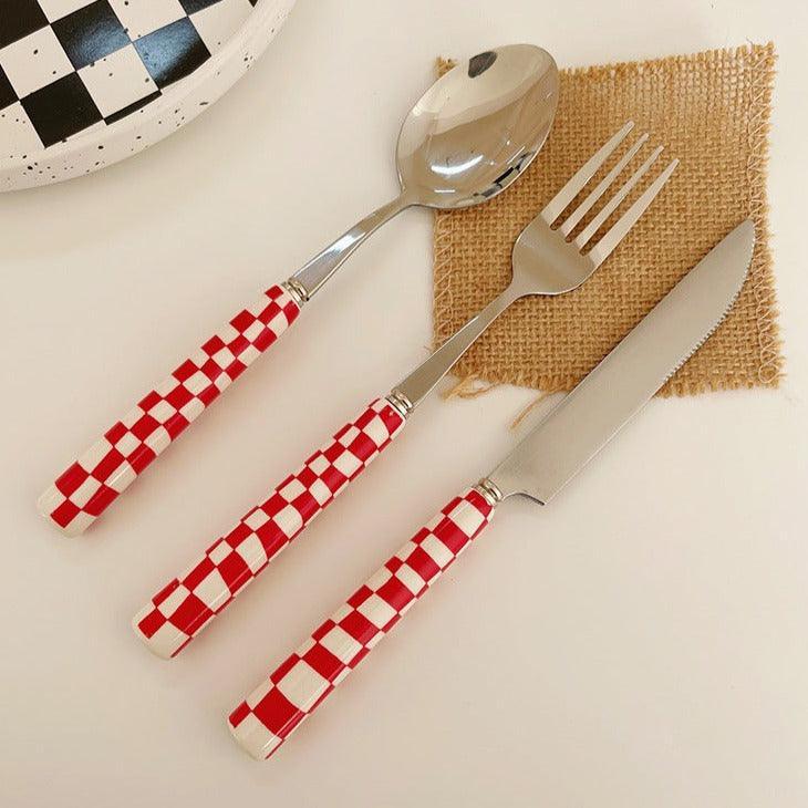BowLift | RetroChef – Stylish stainless steel cutlery with checkerboard pattern