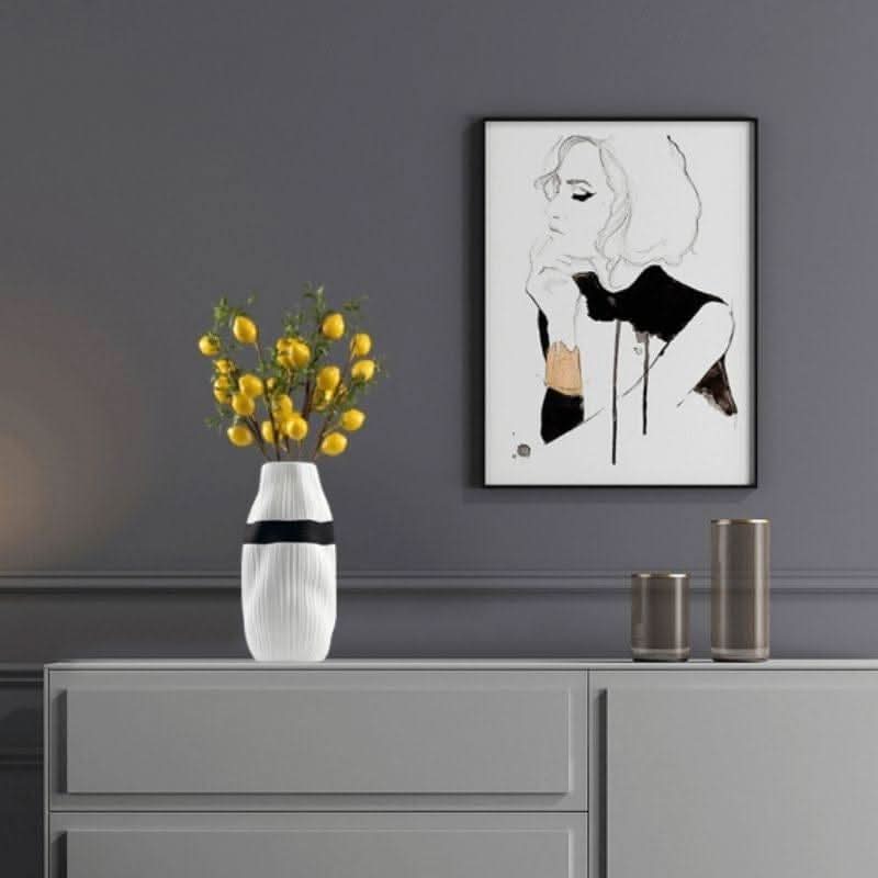BowLift | HIKARIA – Elegant ceramic vase for modern accents