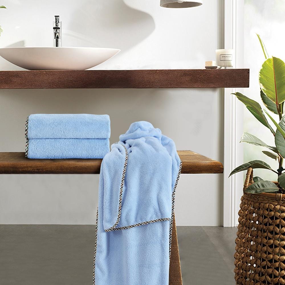 BowLift | Solenza Premium Bath Towel | Lightweight microfiber towel with fast-dry technology