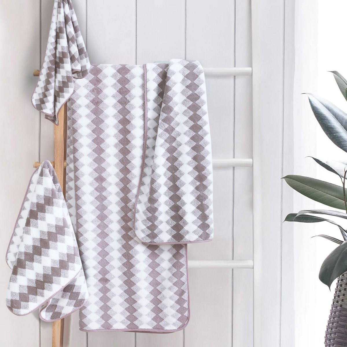 BowLift | Elysoria Coral Weave Towels | Plush, durable towels with maximum absorbency and quick-dry