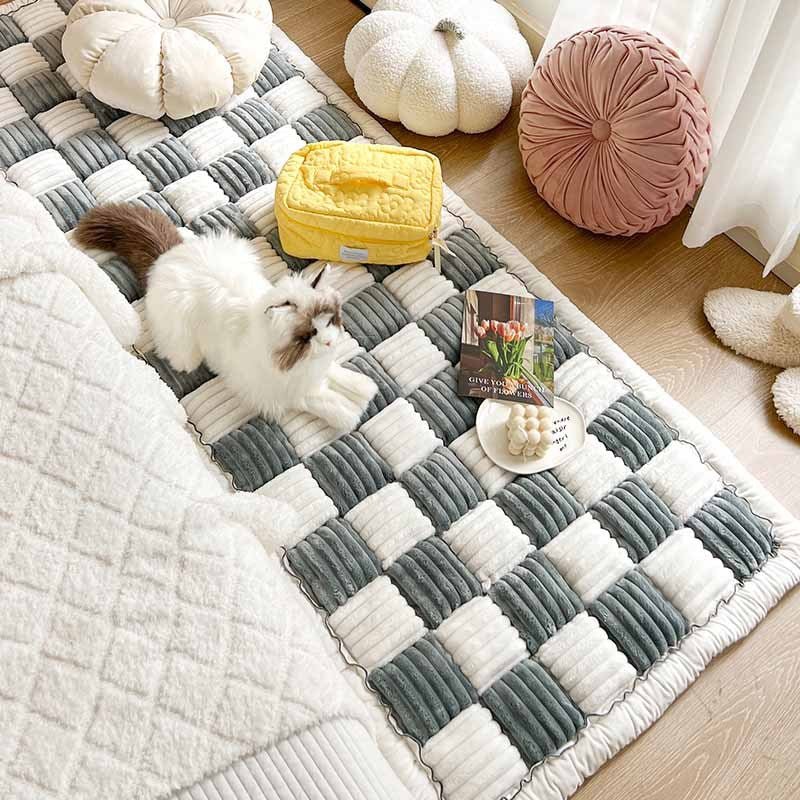 BowLift | HOMECUDDLE Blanket – Soft Chenille Pet Blanket with Style & Furniture Protection