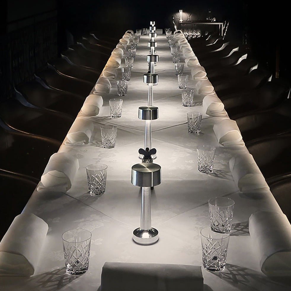 BowLift | LED Table Lamp with Metal Modern Design