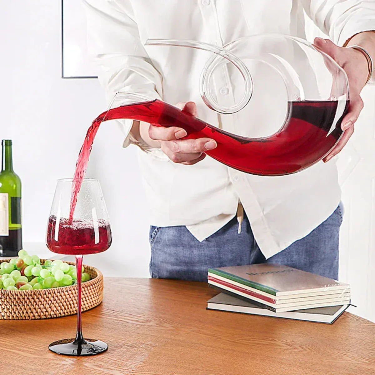 BowLift | Exclusive Wine Decanter Made of Pure Lead-Free Crystal