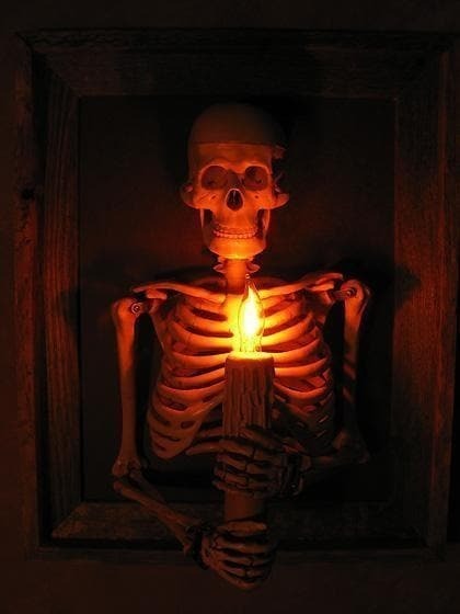 BowLift | Haunted house skull halloween decoration