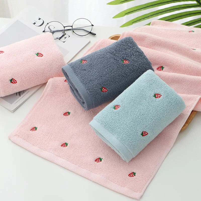 BowLift | Strawberry Bath Towels