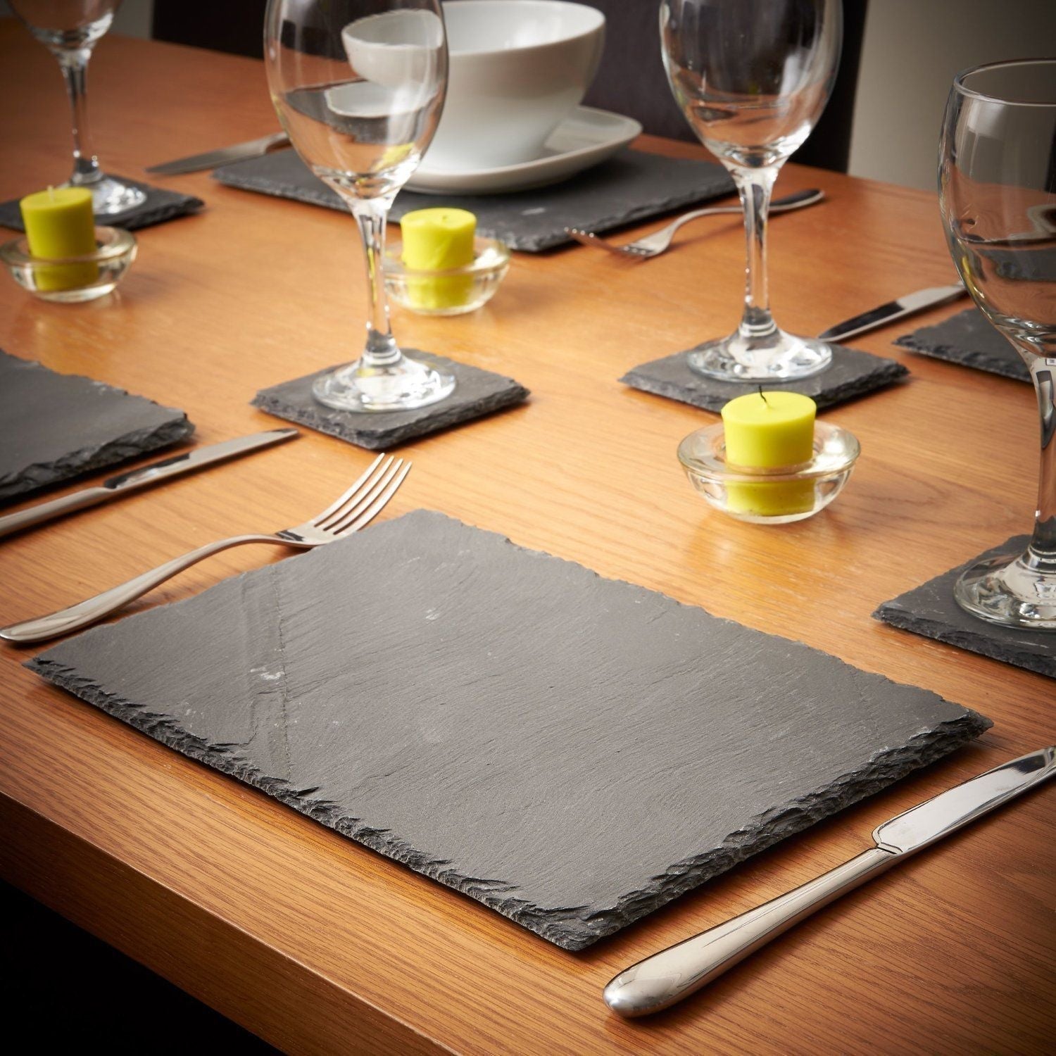 BowLift | 8-piece set of natural slate coasters and coasters