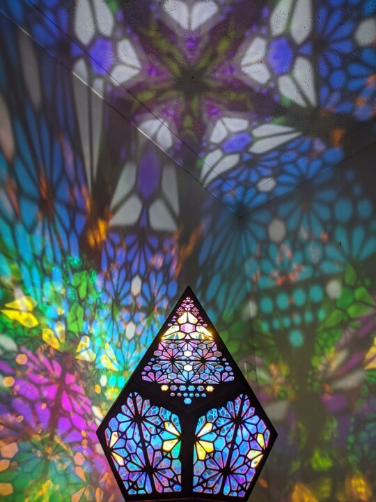 BowLift | Glass-In-Leaded Style LED Table Lamp - LumiAura