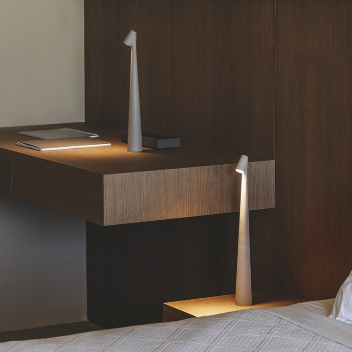 BowLift | Sculpting table lamp