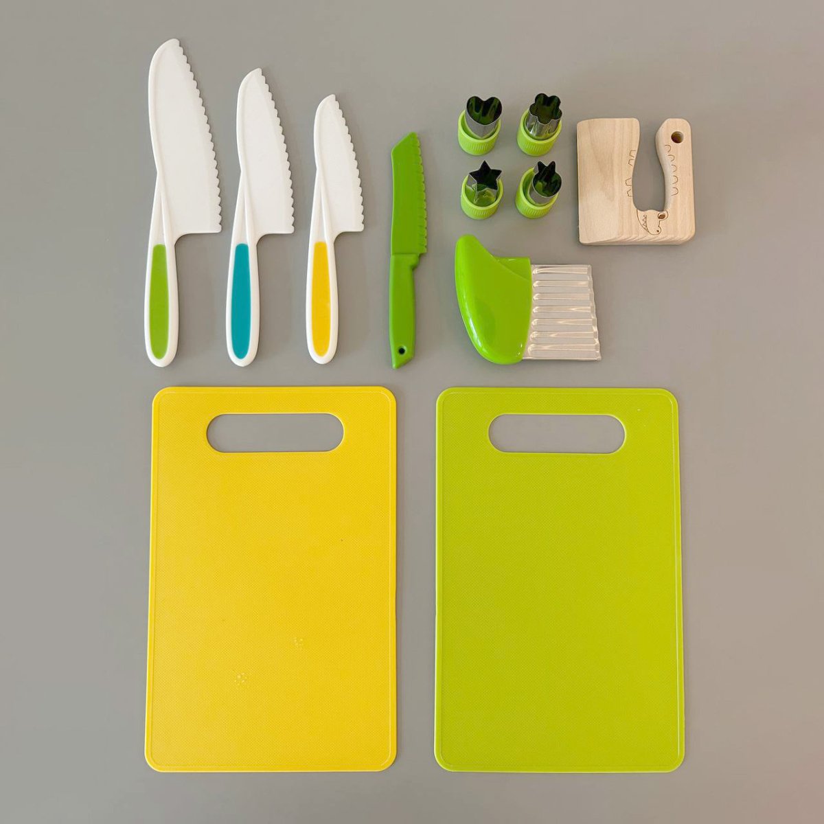 BowLift | LITTLE CHEF – Montessori Cooking Set for Toddlers to Learn Independence & Practical Life Skills