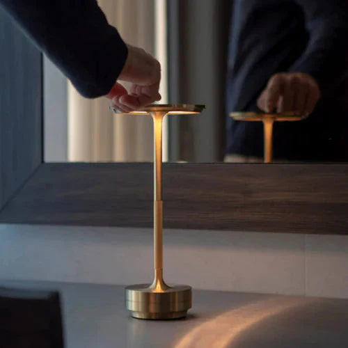 BowLift | Table lamp gold metal wireless LED light