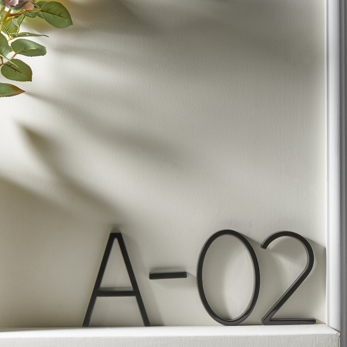 BowLift | Modern House Numbers – 3D Floating Effect & Weatherproof Zinc Alloy Design
