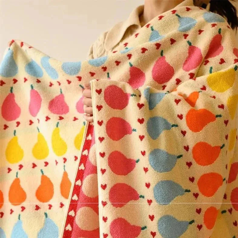 BowLift | Soft children's towel made of cotton with pear motif