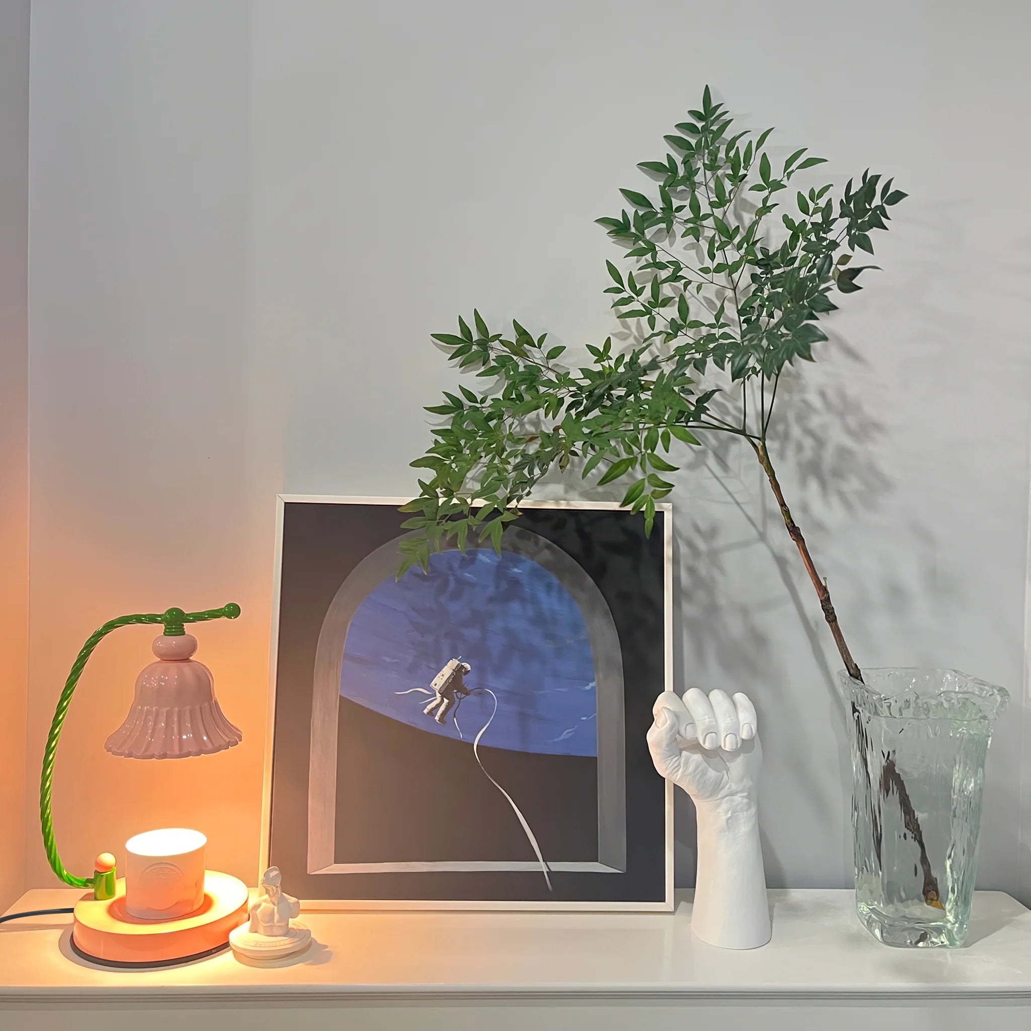 BowLift | BloomAura – Charming Pink Glass Table Lamp