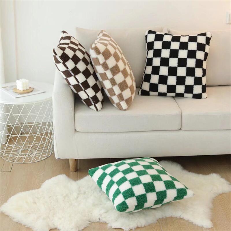 BowLift | Plush Fleece Checkered Pillowcase