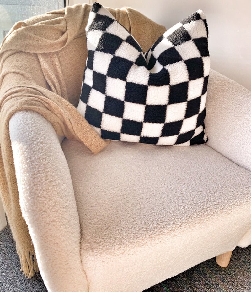 BowLift | Plush Fleece Checkered Pillowcase
