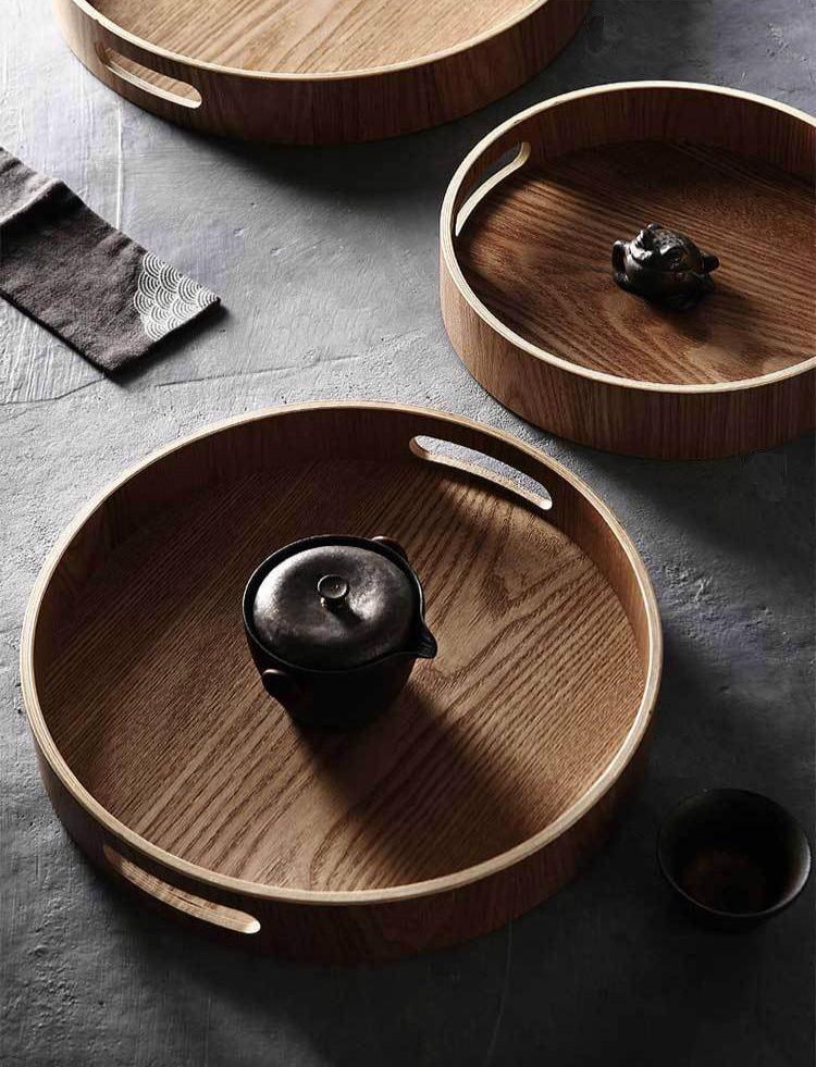 BowLift | Slim, round serving trays made of wood