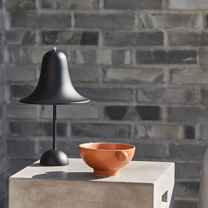 BowLift | Classic Cap Wireless Table Lamp - Timeless Design and Durable Battery