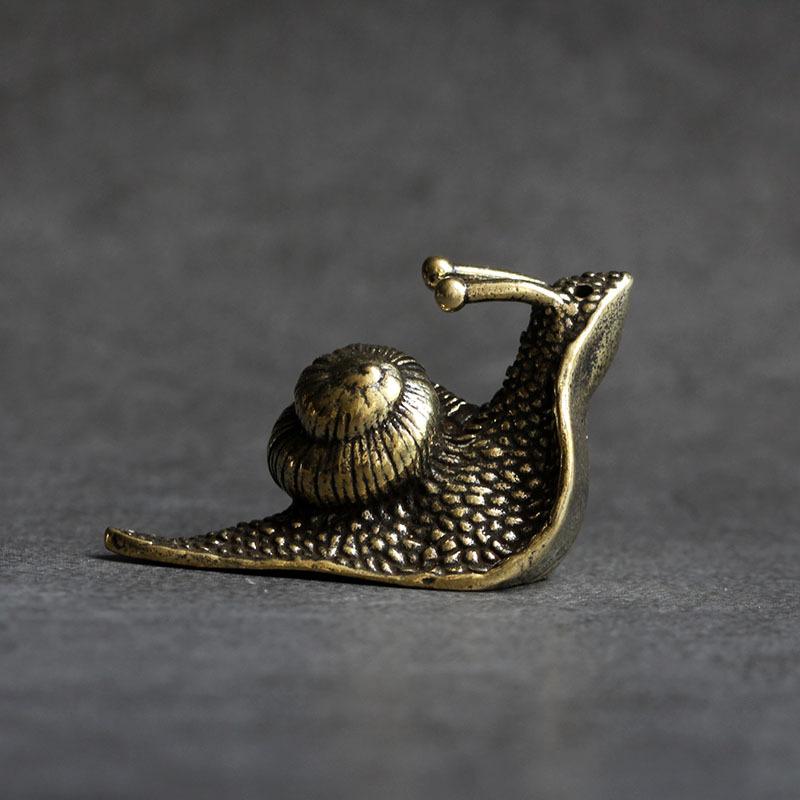 BowLift | Retro Queen Copper Mini Snail Tea Pet Desk Ornament