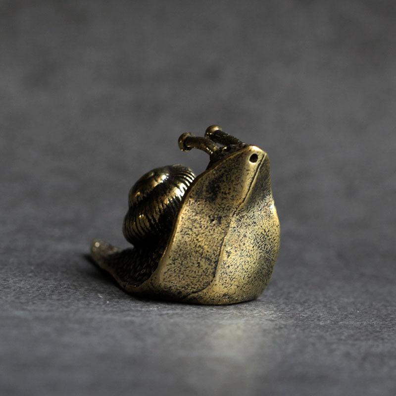 BowLift | Retro Queen Copper Mini Snail Tea Pet Desk Ornament