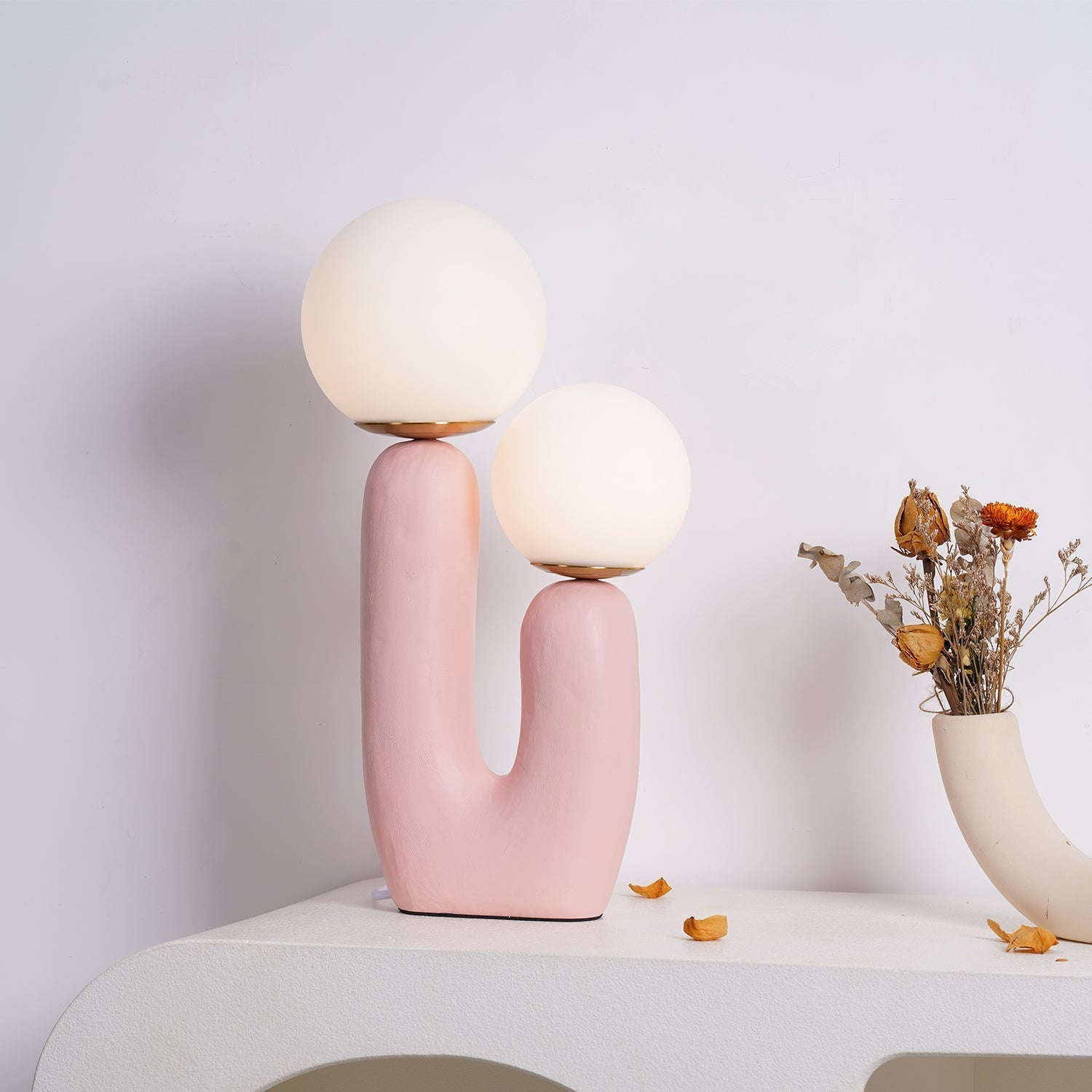 BowLift | Contemporary Style Table Lamp with Natural Accent