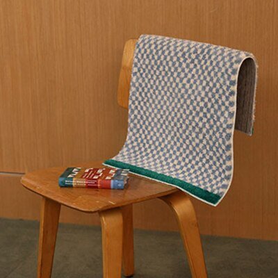 BowLift | Soft, fluffy bathroom rug with check pattern