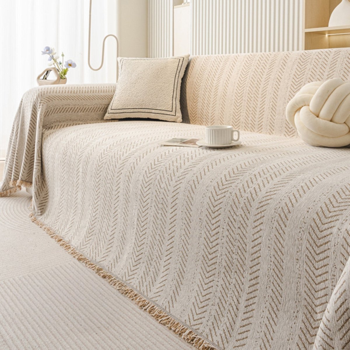 BowLift | TexturaHome – Scratch-resistant chenille sofa cover