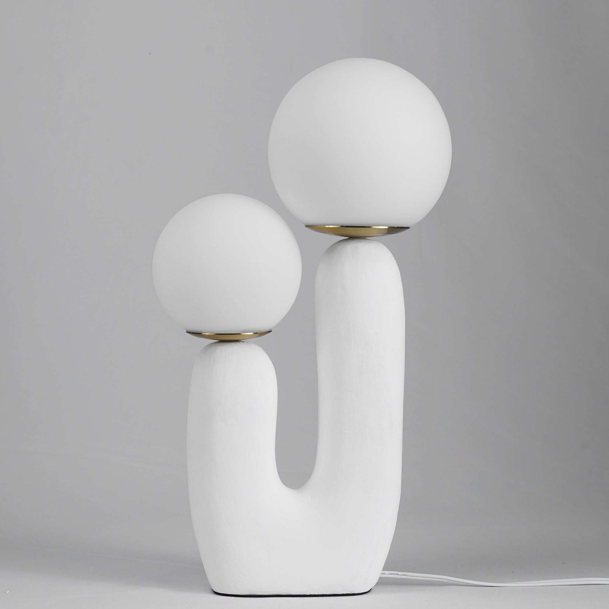 BowLift | Contemporary Style Table Lamp with Natural Accent