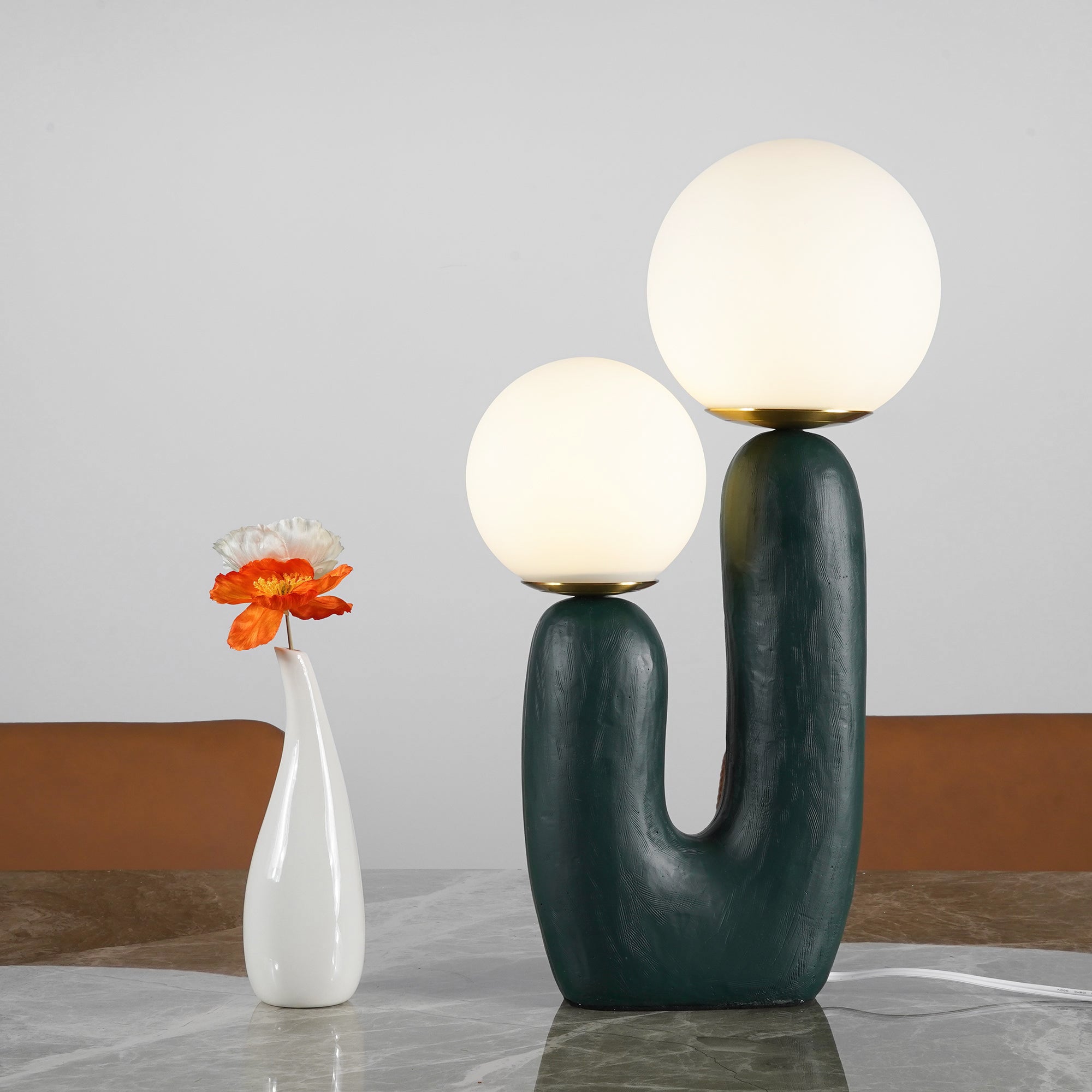 BowLift | Contemporary Style Table Lamp with Natural Accent
